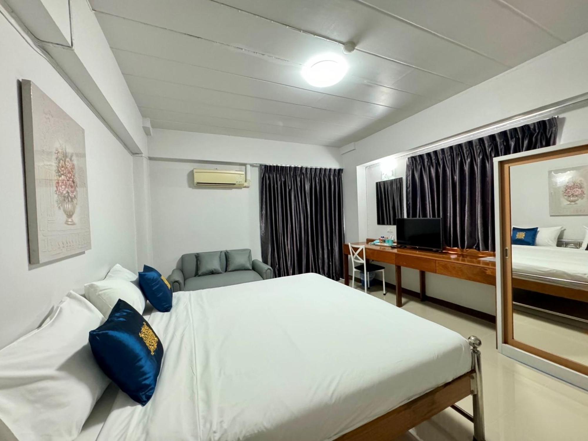 Nicha Residence Hotel 방콕 외부 사진