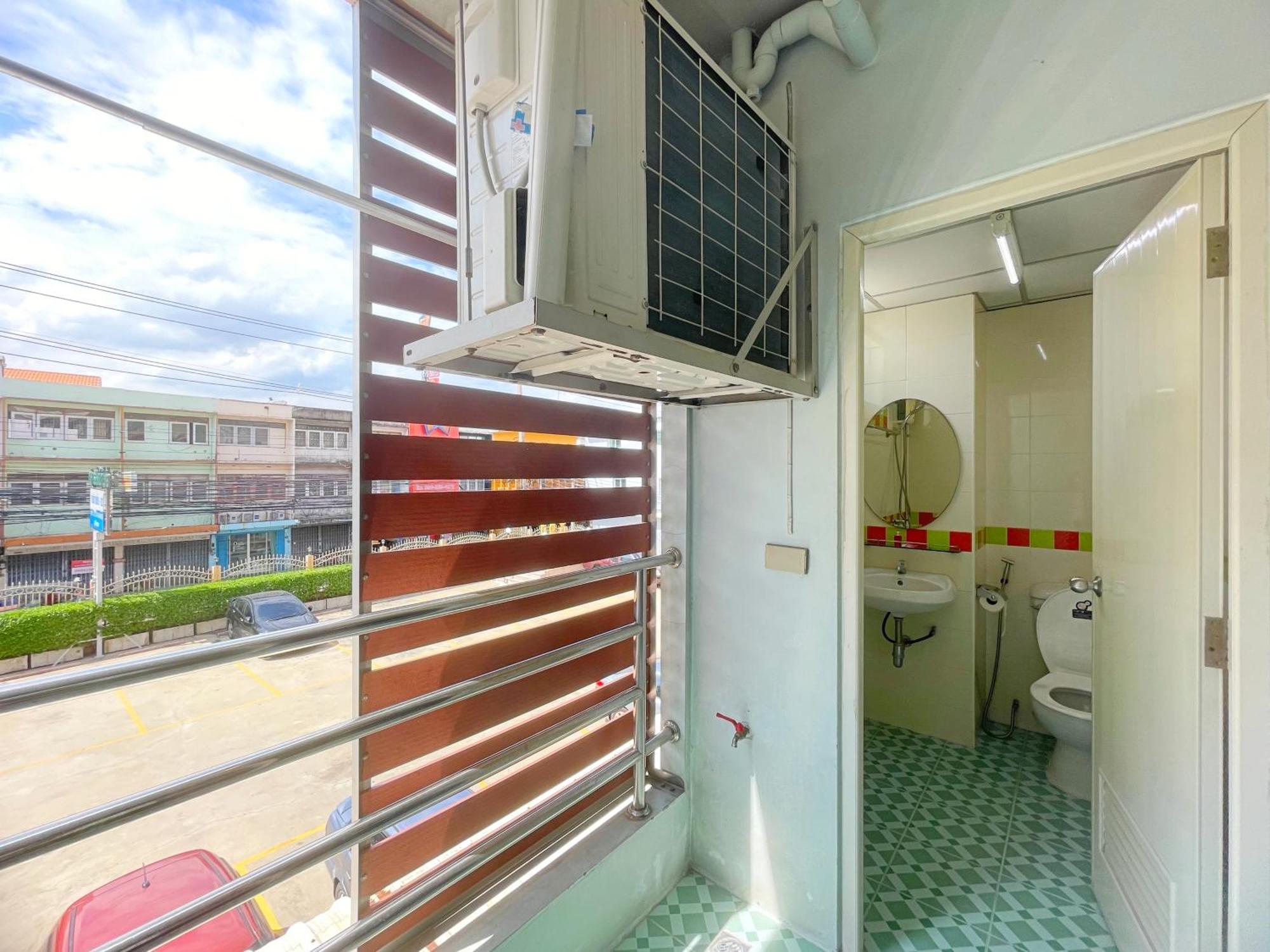 Nicha Residence Hotel 방콕 외부 사진