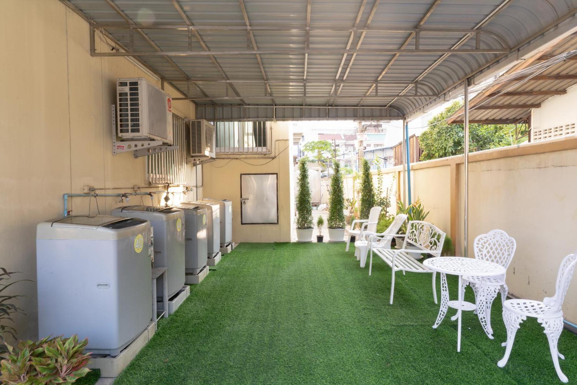 Nicha Residence Hotel 방콕 외부 사진