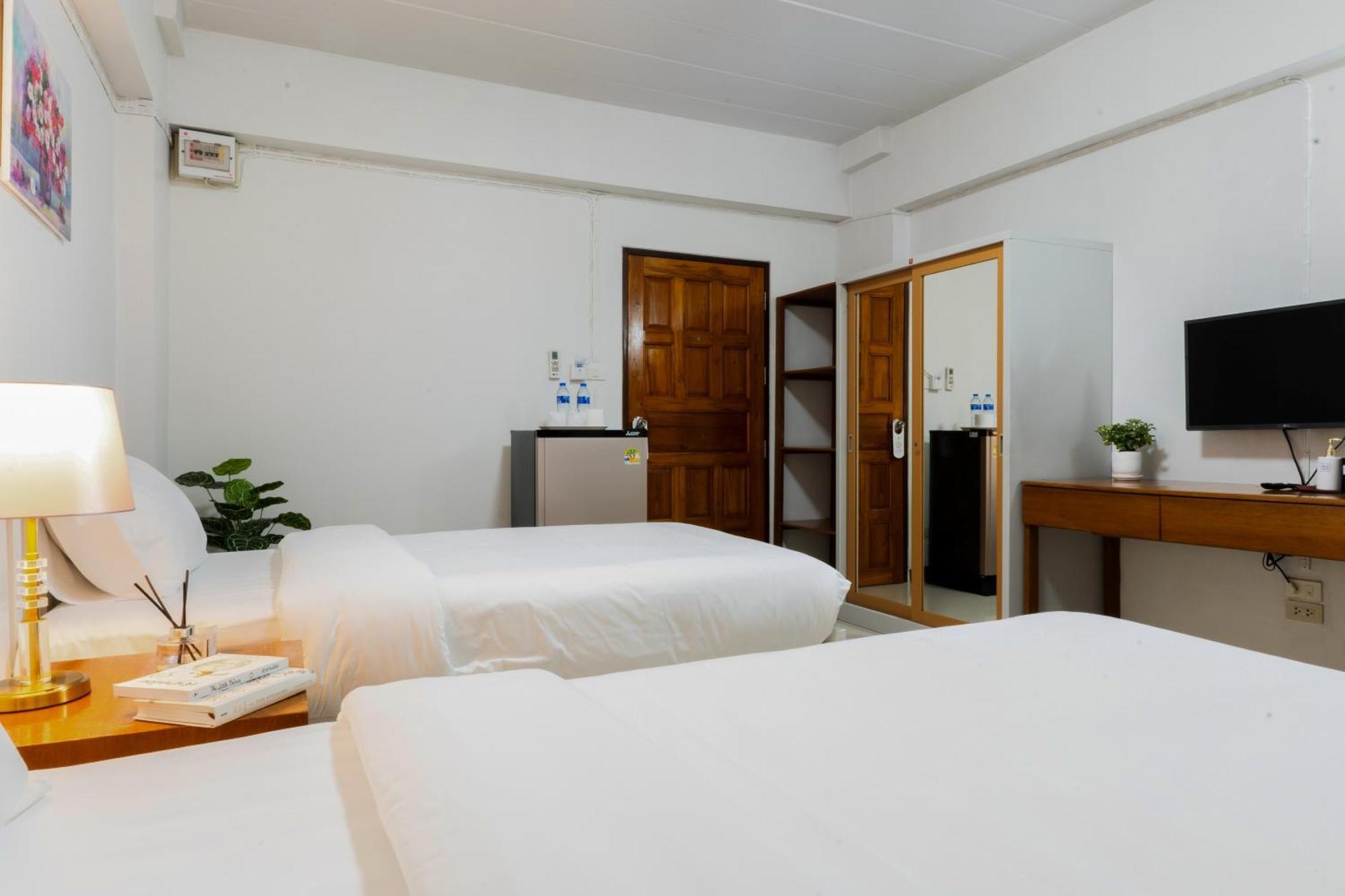 Nicha Residence Hotel 방콕 외부 사진